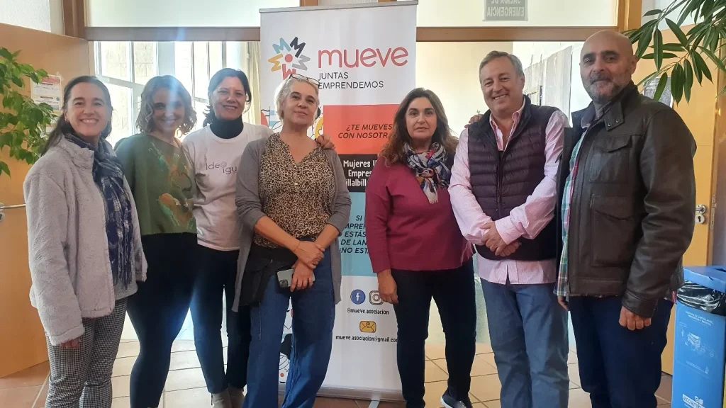 ASOCIACION MUEVE APOYO INSTITUCIONAL AYUNTAMIENTO DE VILLALBILLA con alcalde y concejales