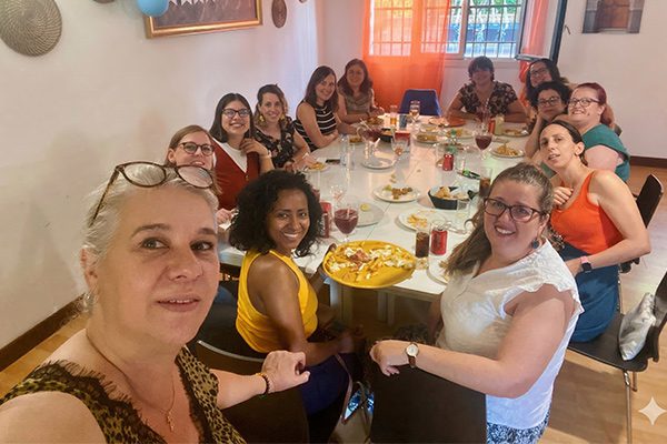 cena-socias de mueve-2025